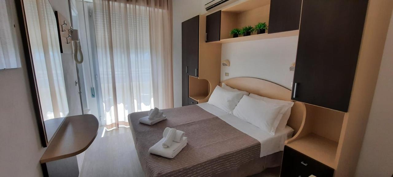 B&B Hotel Serenita Bellaria-Igea Marina Bagian luar foto