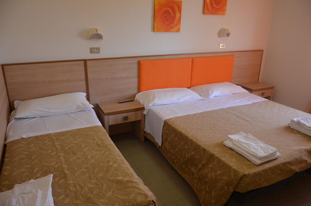 B&B Hotel Serenita Bellaria-Igea Marina Bagian luar foto